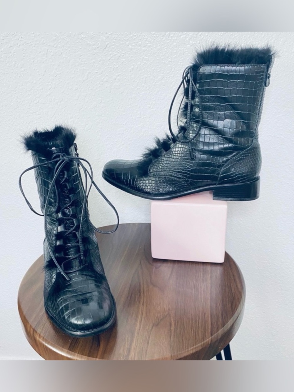 SCHUTZ Crocodile Lace-up Leather Black Round Toe Combat Boots With The Fur 8B